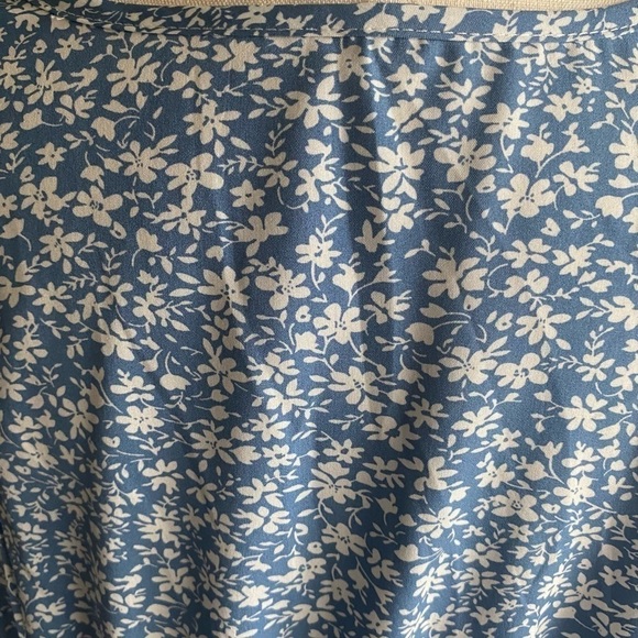 NWOT-BOUTIQUE-LIGHT BLUE FLORAL TOP-SIZE 2X - Picture 6 of 8